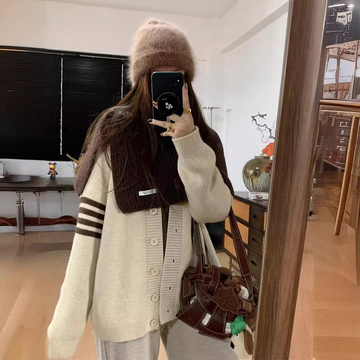 Damernas Modisch Strickcardigan med bekväm passform och kontrasterande detaljer Eva Jonsson-Eva Jonsson