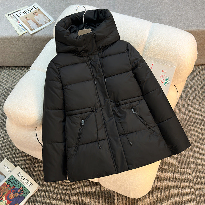 Damernas Modiska Funktionsjacka med hög krage och praktiska dragkedjefickor Mirla-Eva Jonsson