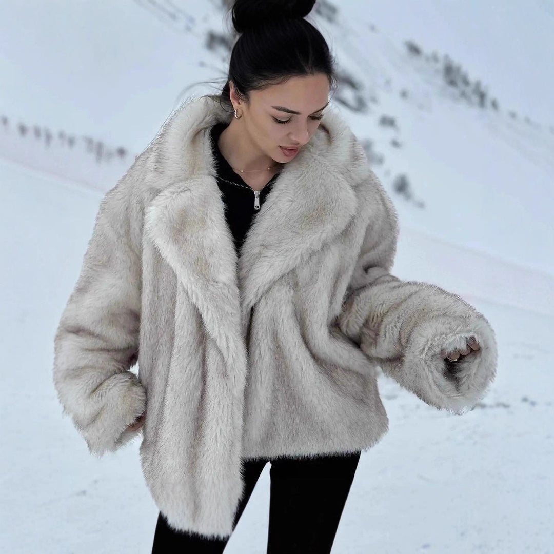 Damernas Mysiga Fälljacka i Oversized-stil med bred krage Mirla-Eva Jonsson