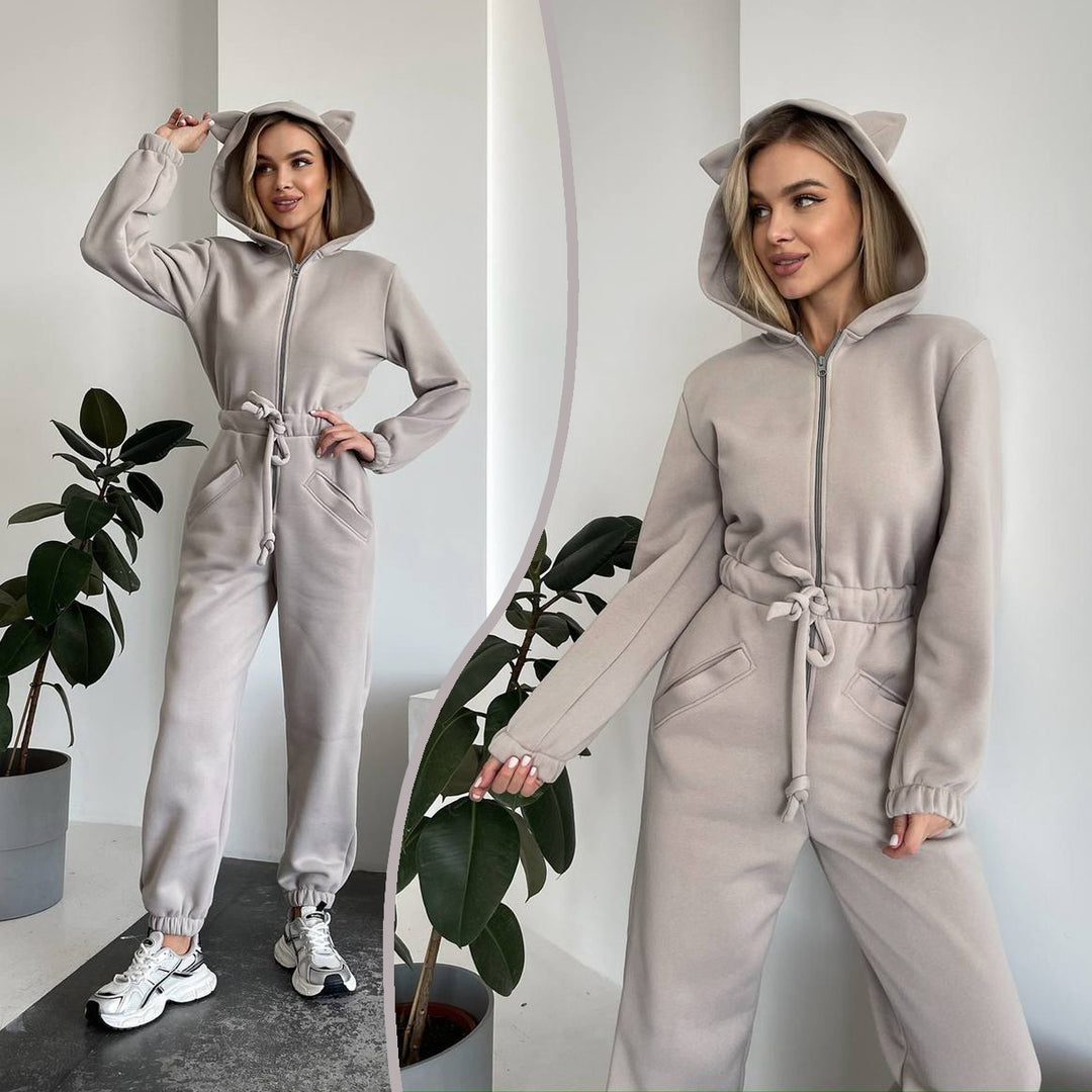 Damernas Mysiga Jumpsuit med Kängurufickor och Djurtassar Mirla-Eva Jonsson