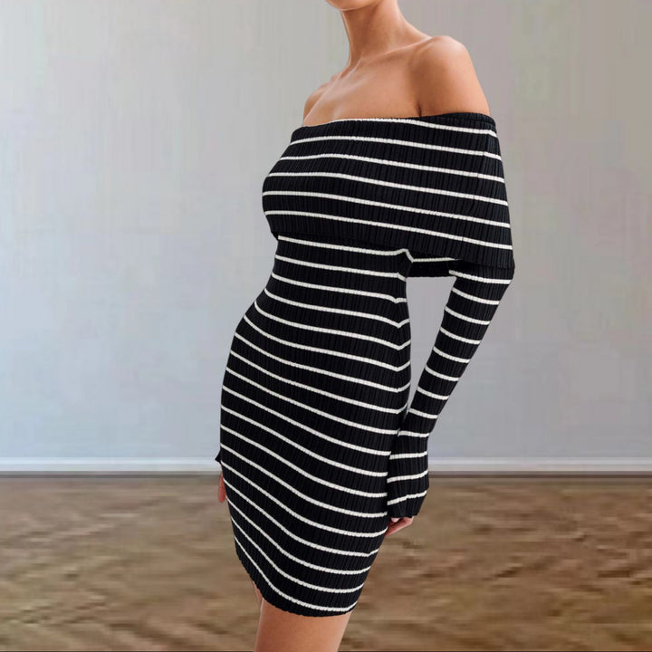 Damernas Off-Shoulder Stickad Klänning med Långa Ärmar och Randigt Mönster Mirla-Eva Jonsson
