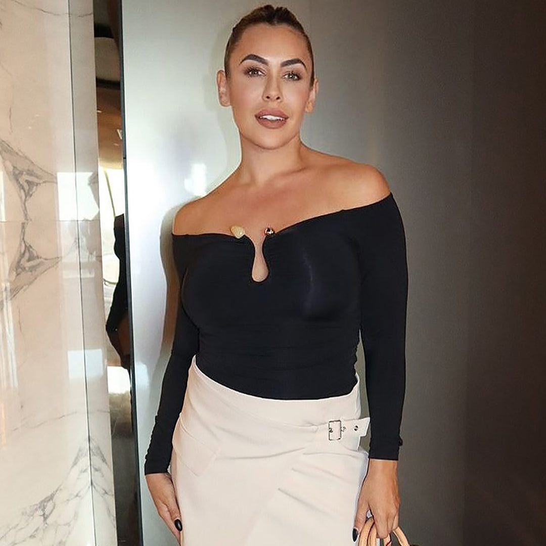 Damernas Off-Shoulder Top med rynkor och dekorativt utringning Mirla-Eva Jonsson