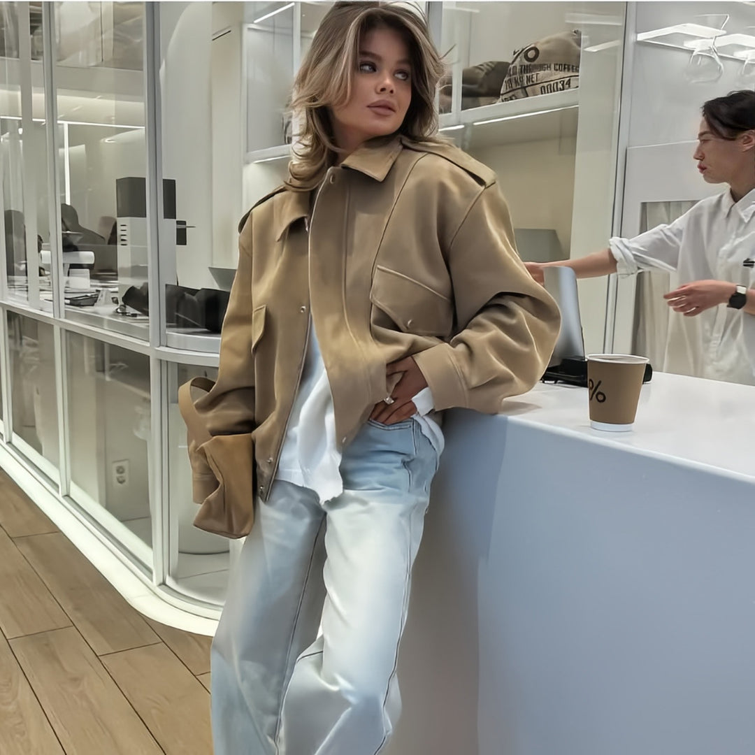 Damernas Oversize Jacka med funktionella fickor och mjukt foder Mirla-Eva Jonsson