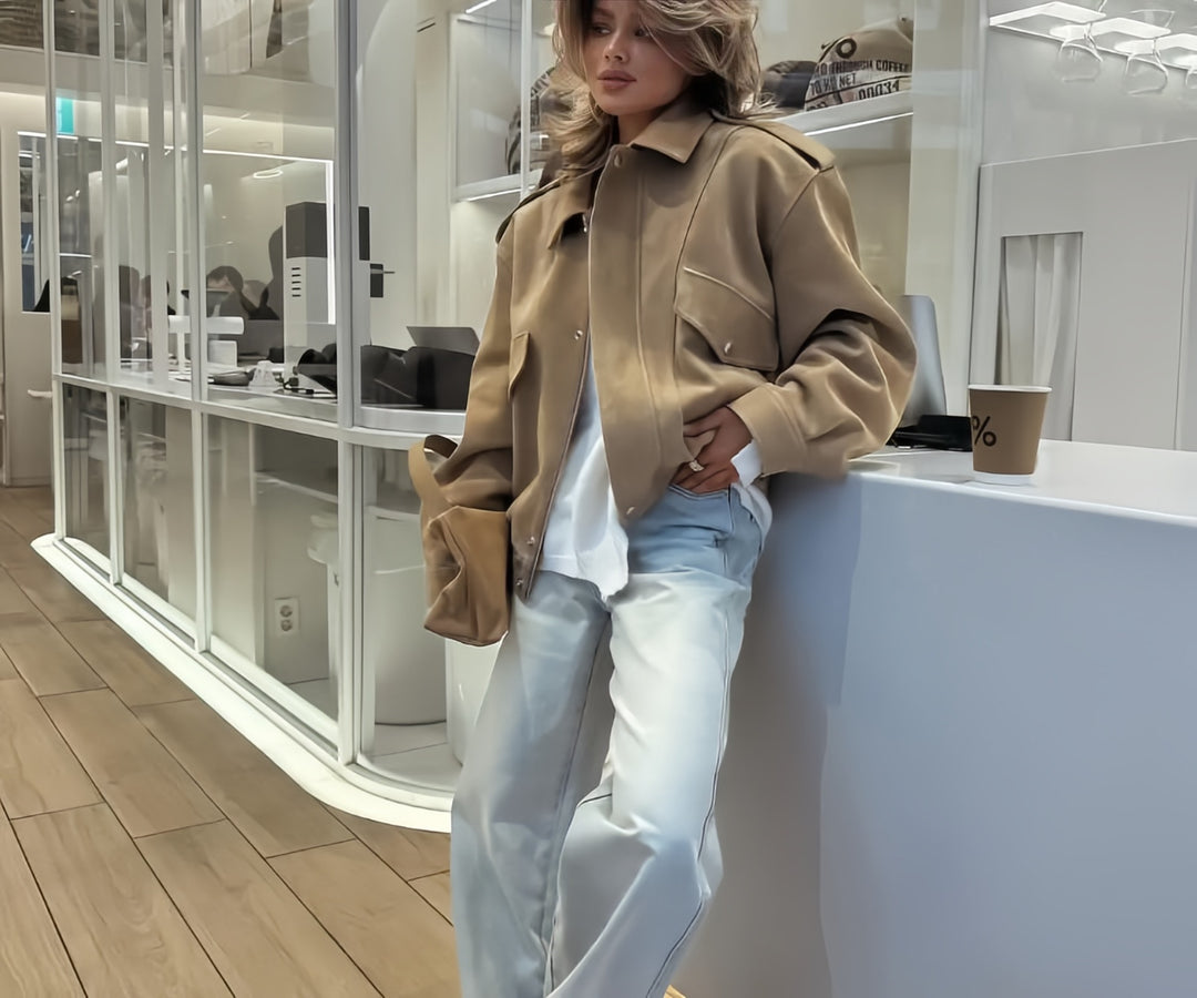 Damernas Oversize Jacka med funktionella fickor och mjukt foder Mirla-Eva Jonsson