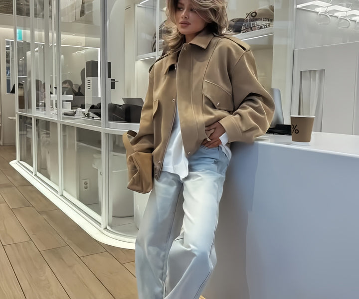 Damernas Oversize Jacka med funktionella fickor och mjukt foder Mirla-Eva Jonsson