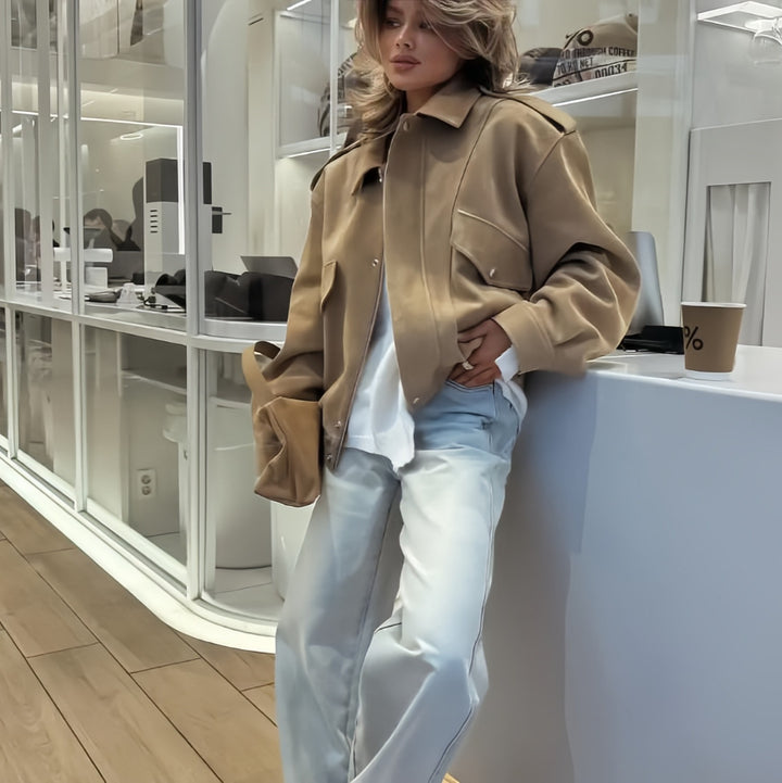 Damernas Oversize Jacka med funktionella fickor och mjukt foder Mirla-Eva Jonsson
