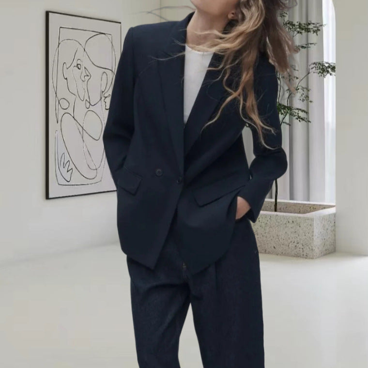 Damernas Oversized Blazer med elegant silhuett och dekorativa knappar Mirla-Eva Jonsson