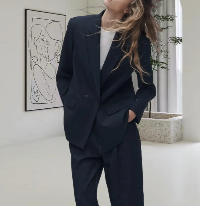 Damernas Oversized Blazer med elegant silhuett och dekorativa knappar Mirla-Eva Jonsson