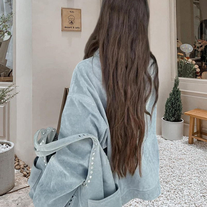 Damernas Oversized Denimjacka i avslappnad stil med praktiska fickor Mirla-Eva Jonsson