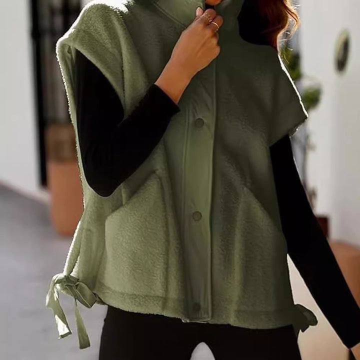 Damernas Oversized Fleecevästjacka med sidofickor och tryckknappsstängning Mirla-Eva Jonsson