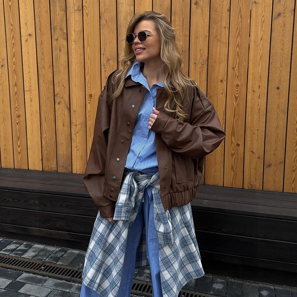 Damernas Oversized Konjakjacka med modernt snitt och eleganta detaljer Eva Jonsson-Eva Jonsson