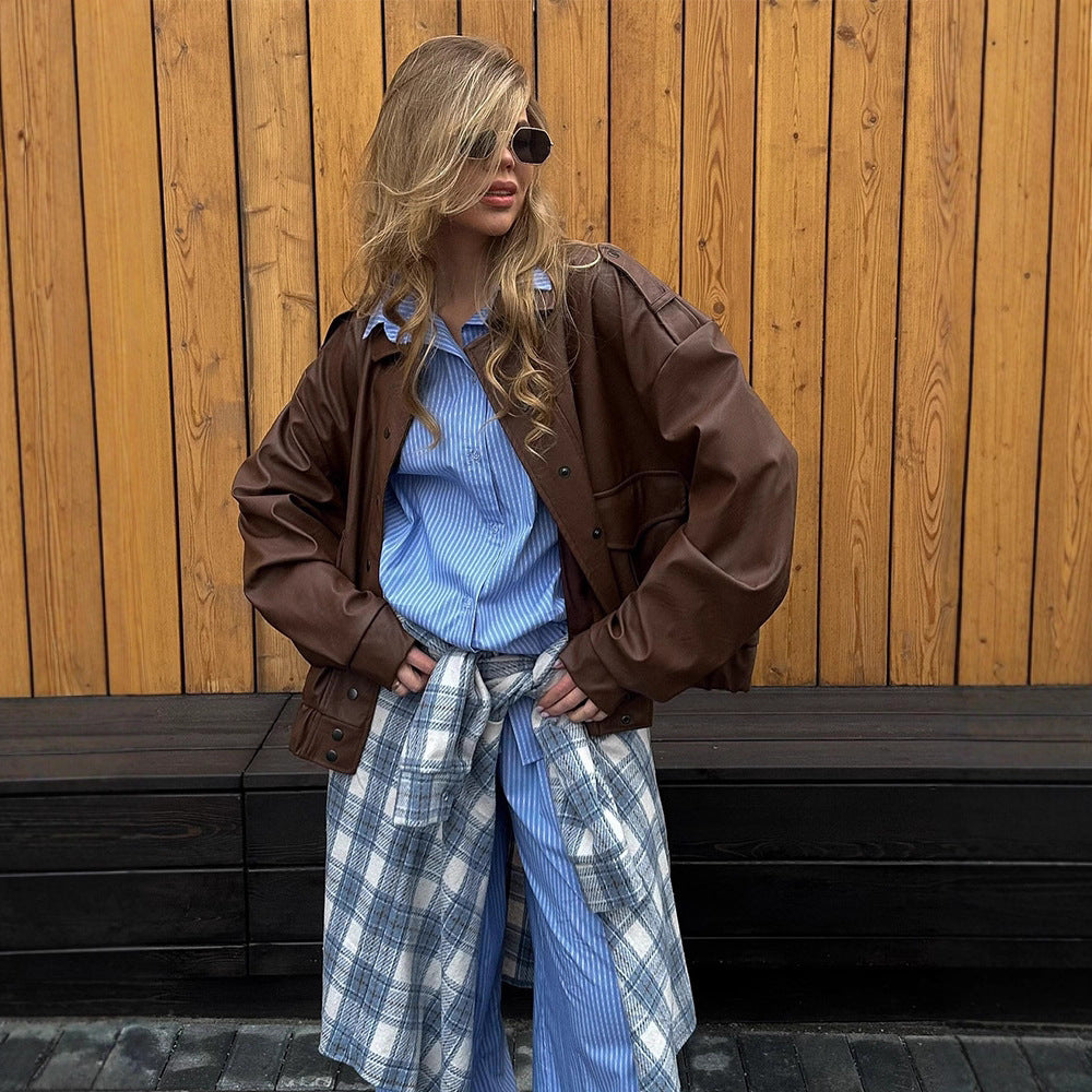 Damernas Oversized Konjakjacka med modernt snitt och eleganta detaljer Eva Jonsson-Eva Jonsson