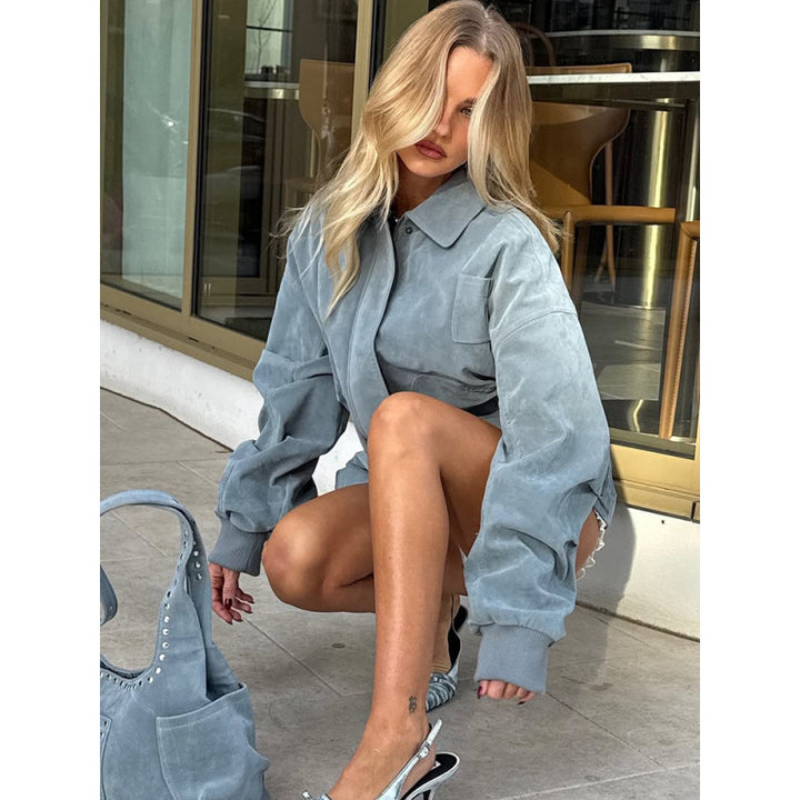 Damernas Oversized Konstläderjacka med avslappnad passform och praktiska fickor Mirla-Eva Jonsson
