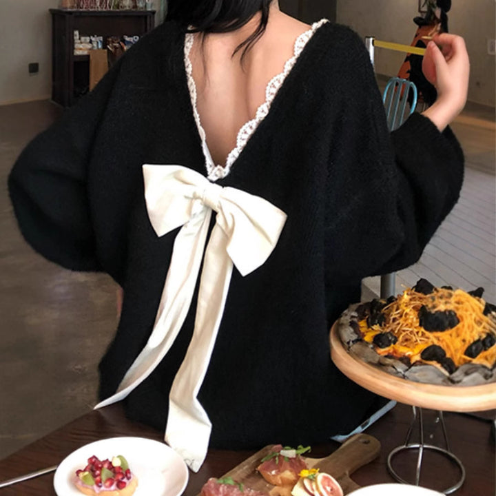 Damernas Oversized Stickad Tröja med V-Urringning och Fin Spetskant Eva Jonsson-Eva Jonsson