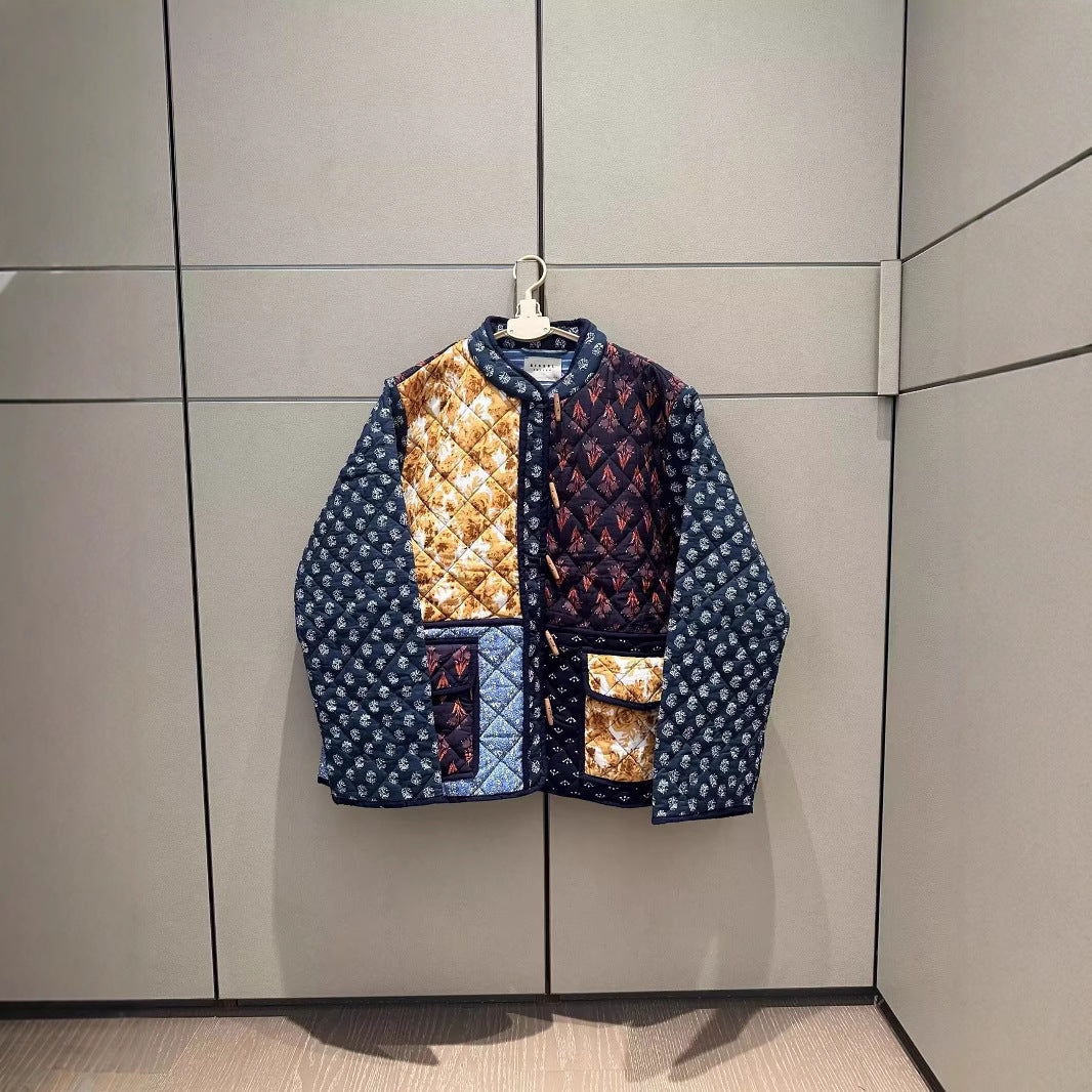 Damernas Patchwork Steppjacka med avancerade mönster och praktiska fickor Mirla-Eva Jonsson