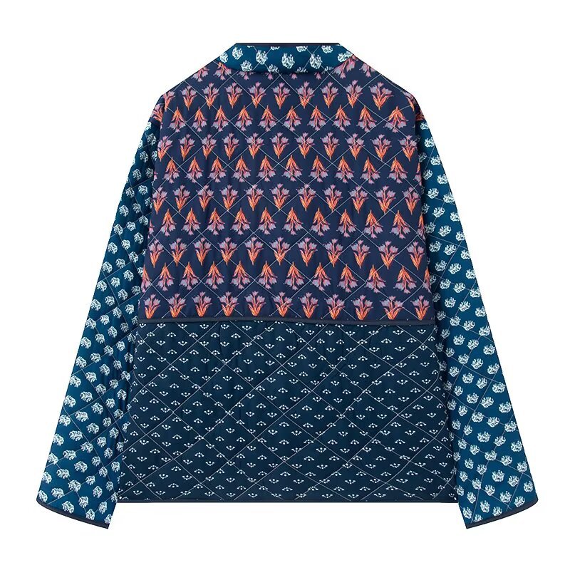 Damernas Patchwork Steppjacka med avancerade mönster och praktiska fickor Mirla-Eva Jonsson