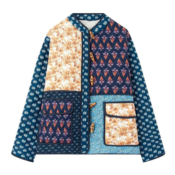 Damernas Patchwork Steppjacka med avancerade mönster och praktiska fickor Mirla-Eva Jonsson