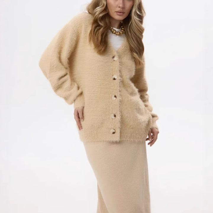 Damernas Plufsig Cardigan med Pärlknappar och Lätt Passform Eva Jonsson-Eva Jonsson