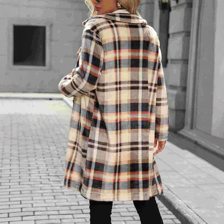 Damernas Rutigt Oversized-Vinterkappa med Praktiska Fickor och Knapputfyllnad Mirla-Eva Jonsson