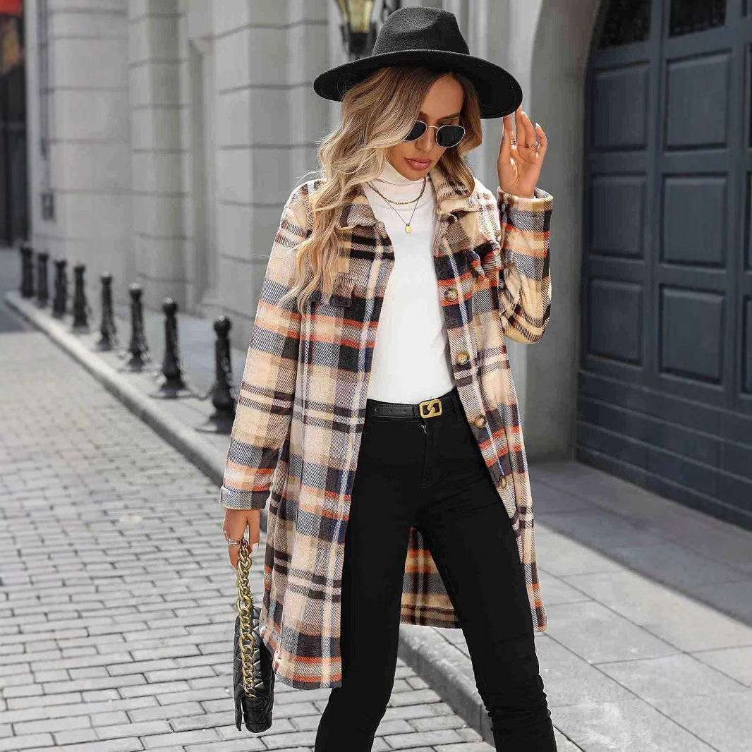 Damernas Rutigt Oversized-Vinterkappa med Praktiska Fickor och Knapputfyllnad Mirla-Eva Jonsson
