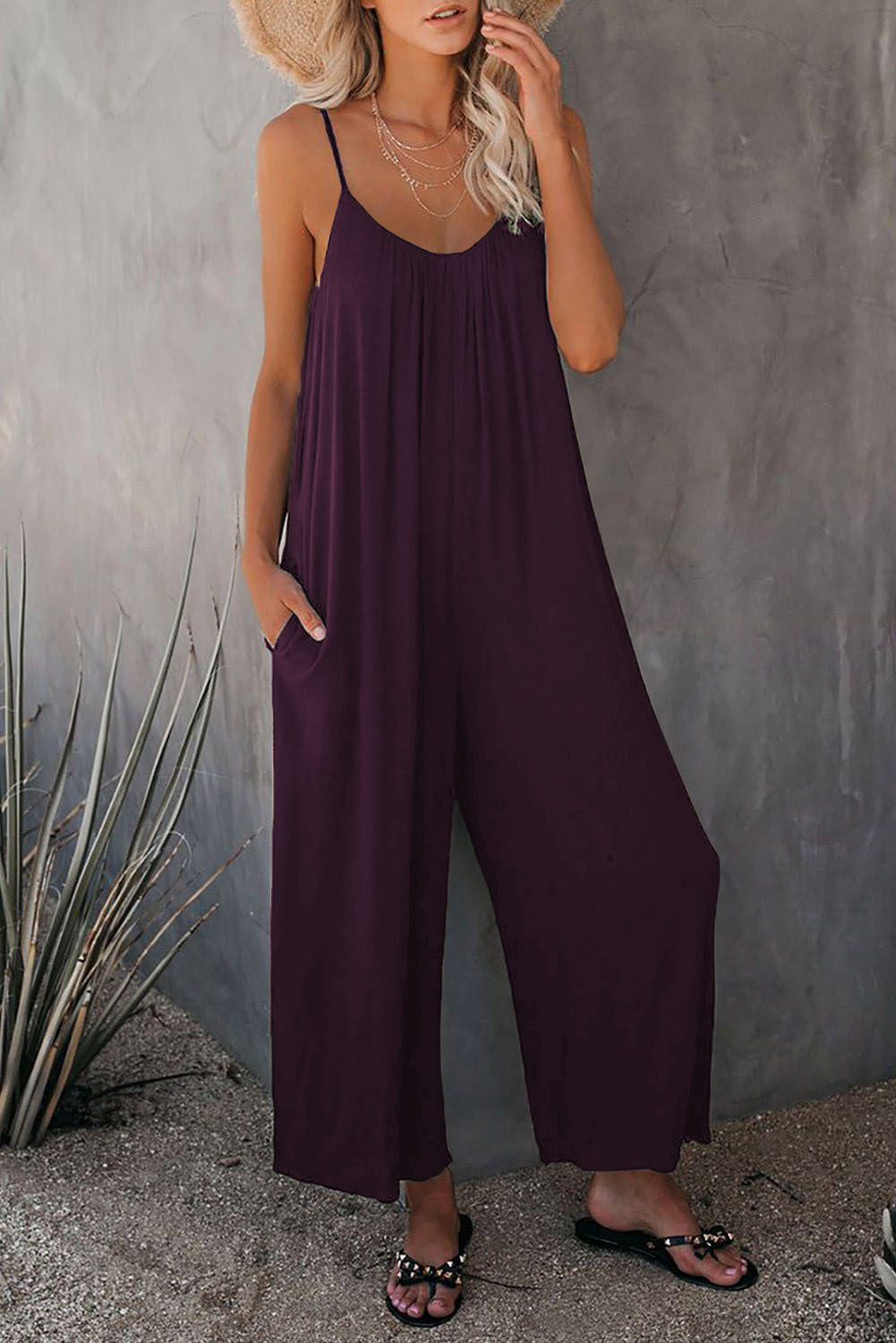 Damernas Snygga Jumpsuit med Bred Passform och Praktiska Fickor Mirla-Eva Jonsson