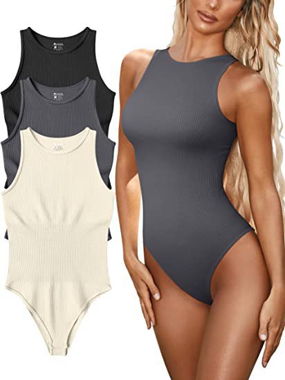 Damernas Sömlös Baddräkt med Sportig Snitt och Ribbad Design Mirla-Eva Jonsson
