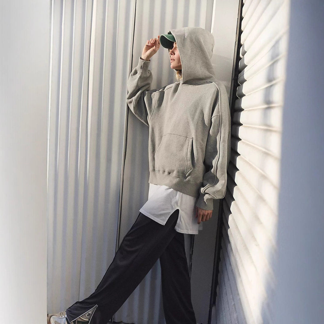 Damernas Sportig Hoodie med rymlig huva från Mirla-Eva Jonsson