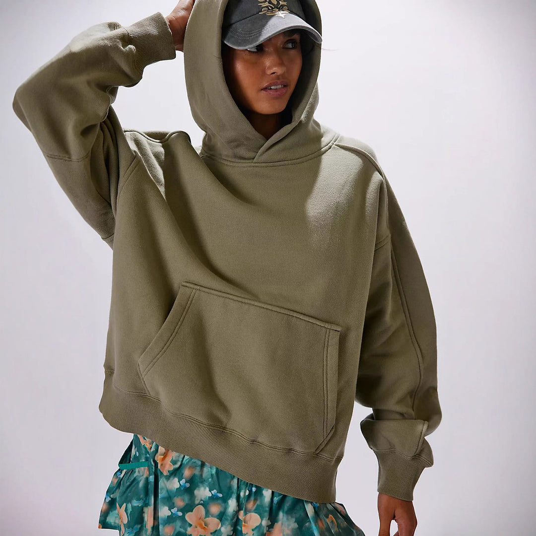 Damernas Sportig Hoodie med rymlig huva från Mirla-Eva Jonsson