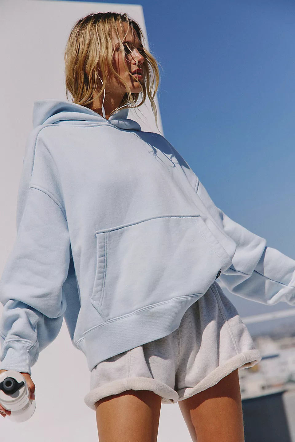 Damernas Sportig Hoodie med rymlig huva från Mirla-Eva Jonsson