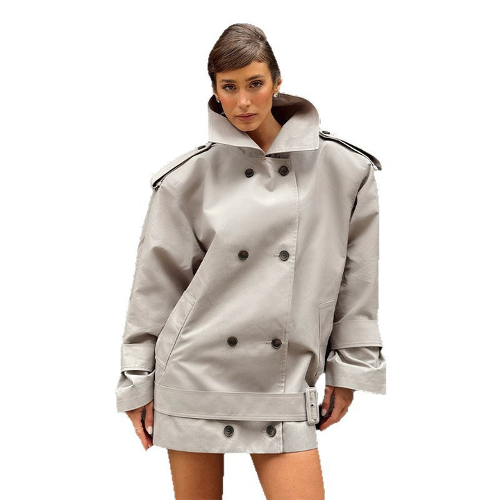 Damernas Urban Trenchcoat med hög krage och dubbel knapplist Mirla-Eva Jonsson