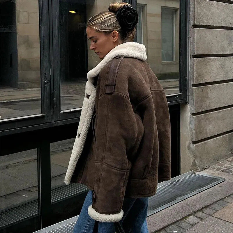 Damernas Varm Lammulljacka med bekväm passform Mirla-Eva Jonsson