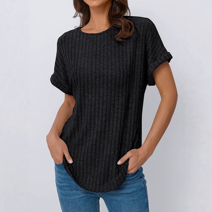 Damernas avslappnade T-shirt i ribbat design med uppvikta ärmar Eva Jonsson-Eva Jonsson