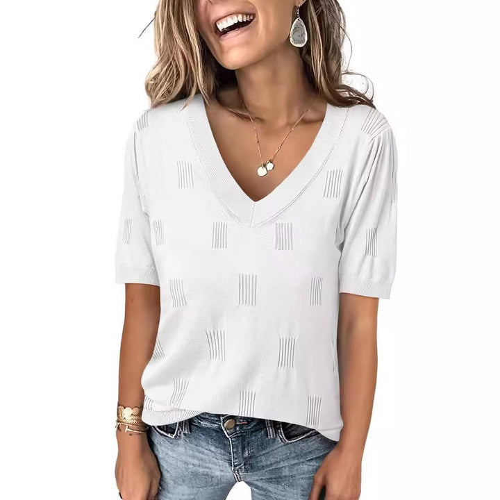 Damernas avslappnade V-ringad t-shirt med strukturerad yta Mirla-Eva Jonsson