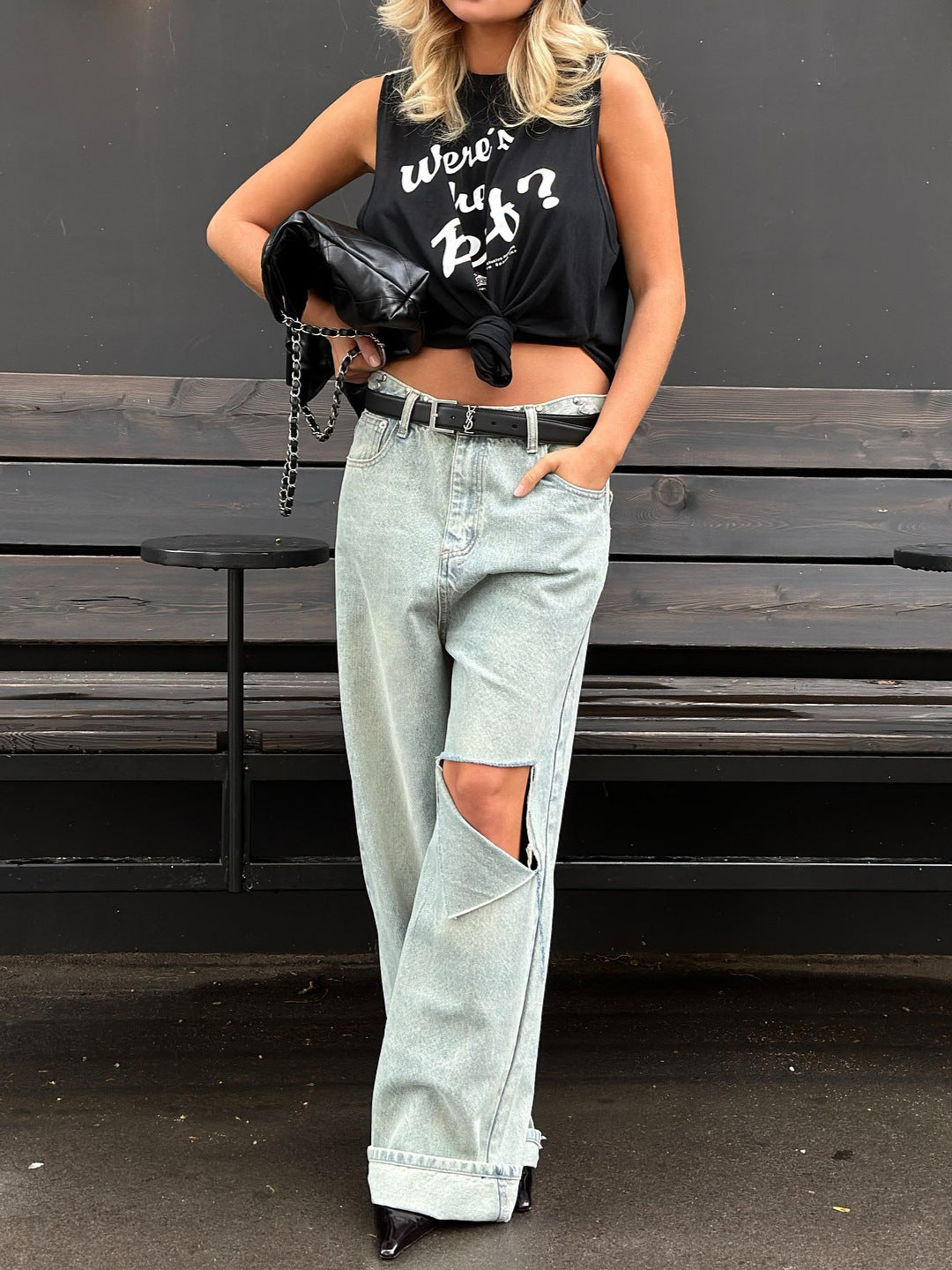 Damernas avslappnade baggyjeans med modernt cut-out-design Mirla-Eva Jonsson
