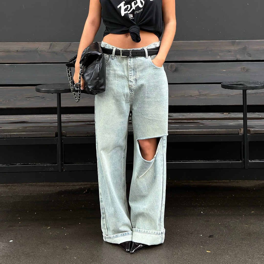 Damernas avslappnade baggyjeans med modernt cut-out-design Mirla-Eva Jonsson