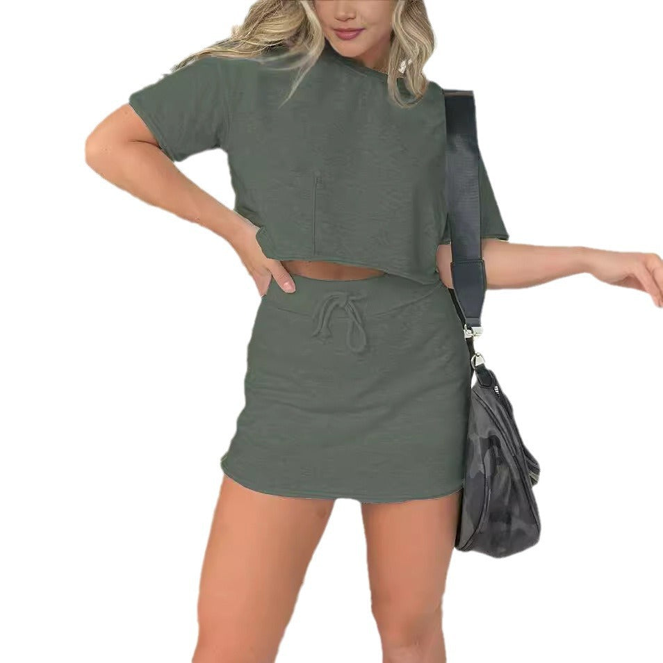 Damernas avslappnade crop-top och kjolset Mirla-Eva Jonsson