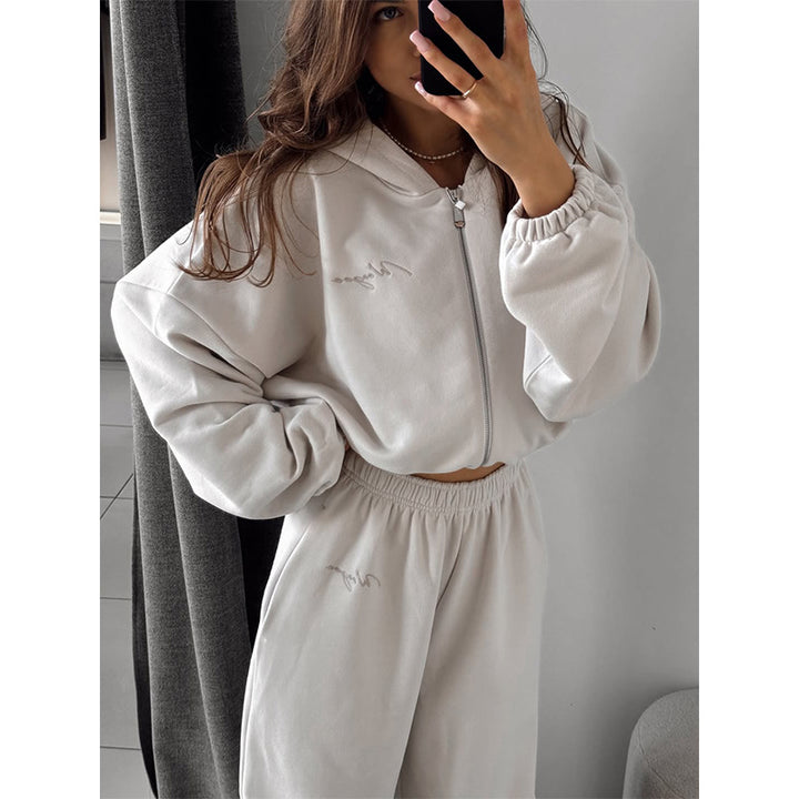 Damernas avslappnade croppad sweatshirt och joggingset Mirla-Eva Jonsson