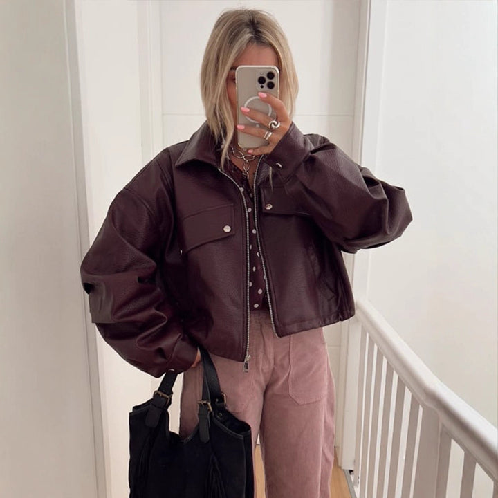 Damernas avslappnade cropped konstläderjacka med voluminösa ärmar Eva Jonsson-Eva Jonsson