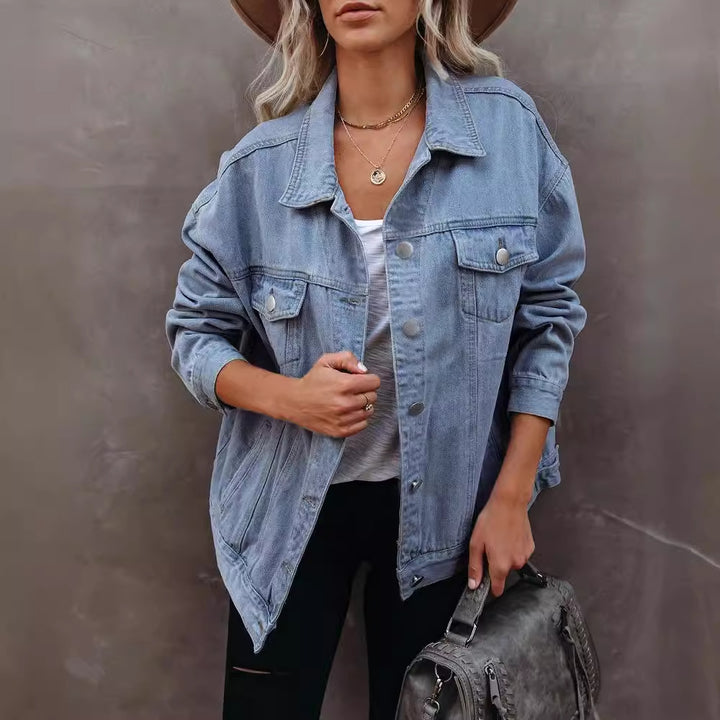 Damernas avslappnade denimjacka i oversized passform med bröstfickor Mirla-Eva Jonsson