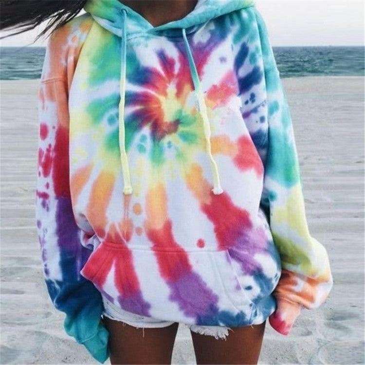 Damernas avslappnade hoodie i unik tie-dye design Mirla-Eva Jonsson