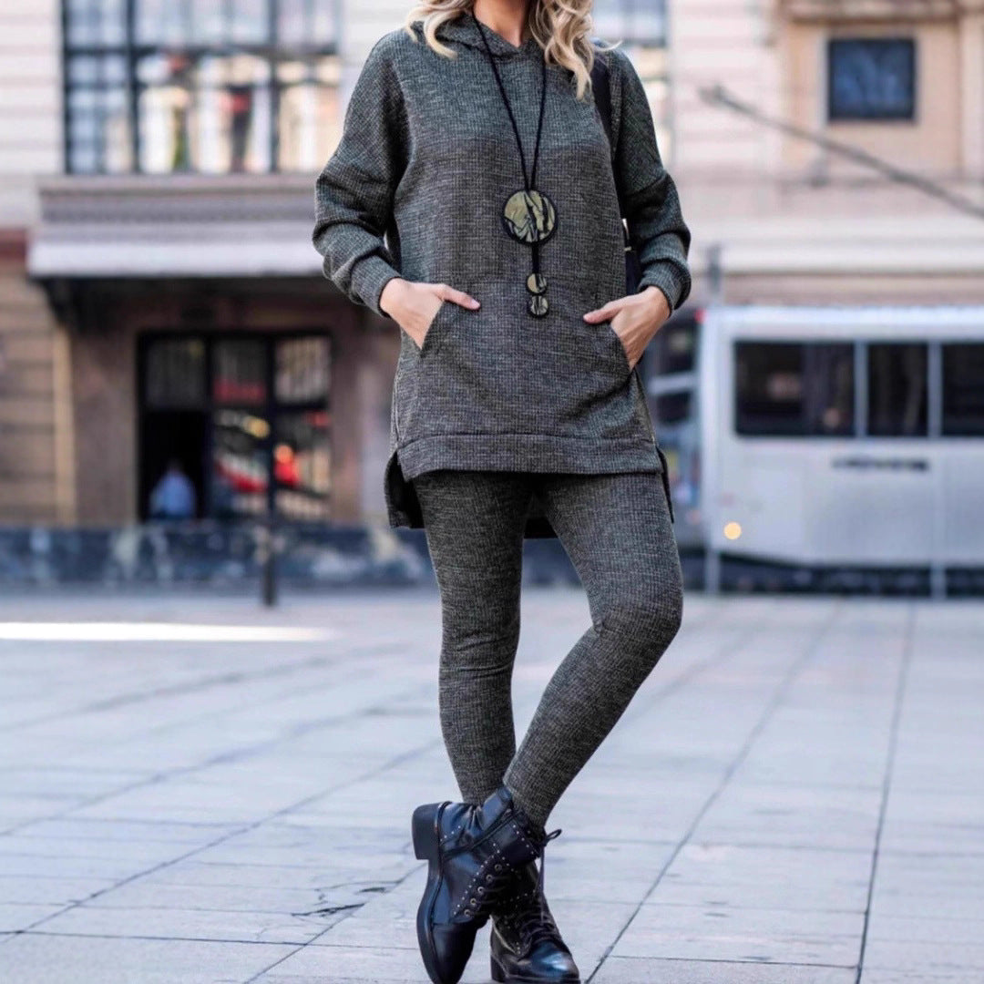 Damernas avslappnade hoodie-look med leggings Mirla-Eva Jonsson