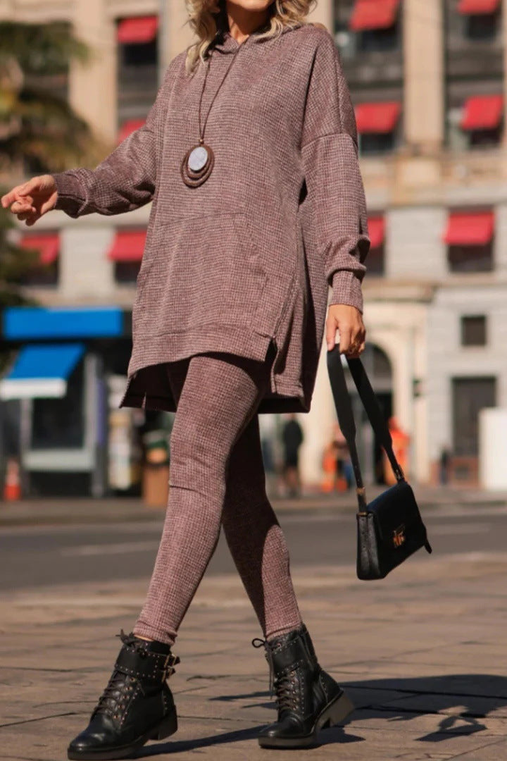 Damernas avslappnade hoodie-look med leggings Mirla-Eva Jonsson