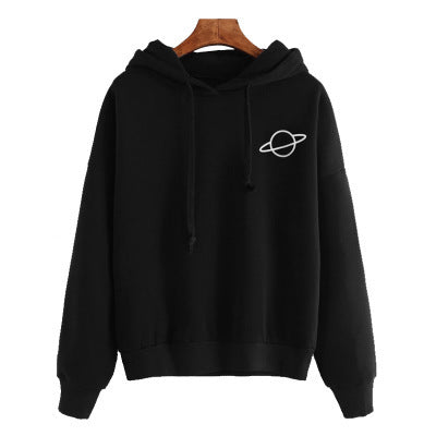 Damernas avslappnade hoodie med intergalaktisk motiv Mirla-Eva Jonsson