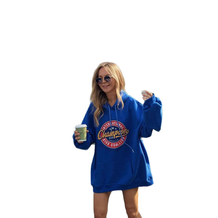 Damernas avslappnade hoodie med iögonfallande logotyp och bekväm oversized passform Mirla-Eva Jonsson