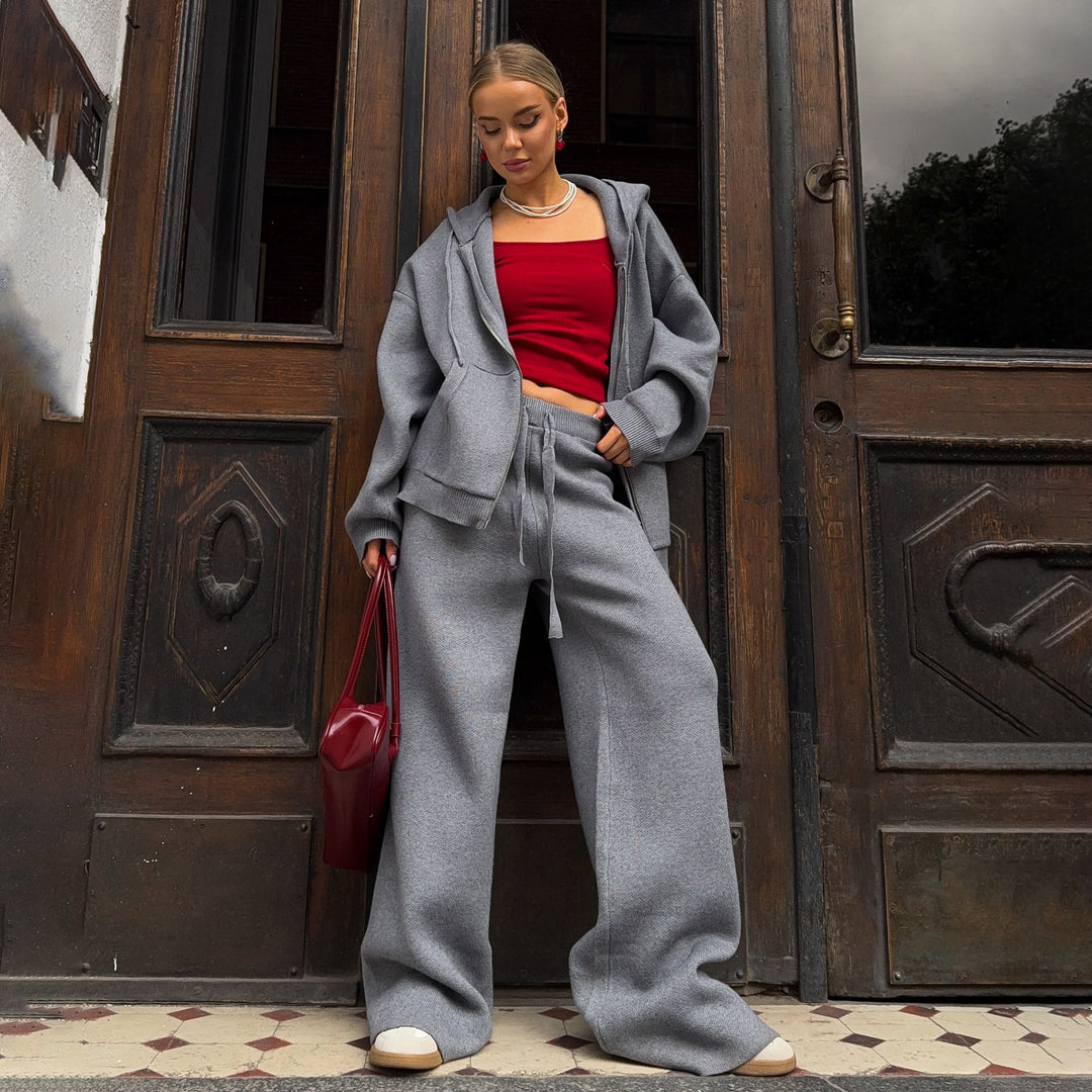 Damernas avslappnade hoodie med lös passform och bekväma sweatpants Mirla-Eva Jonsson