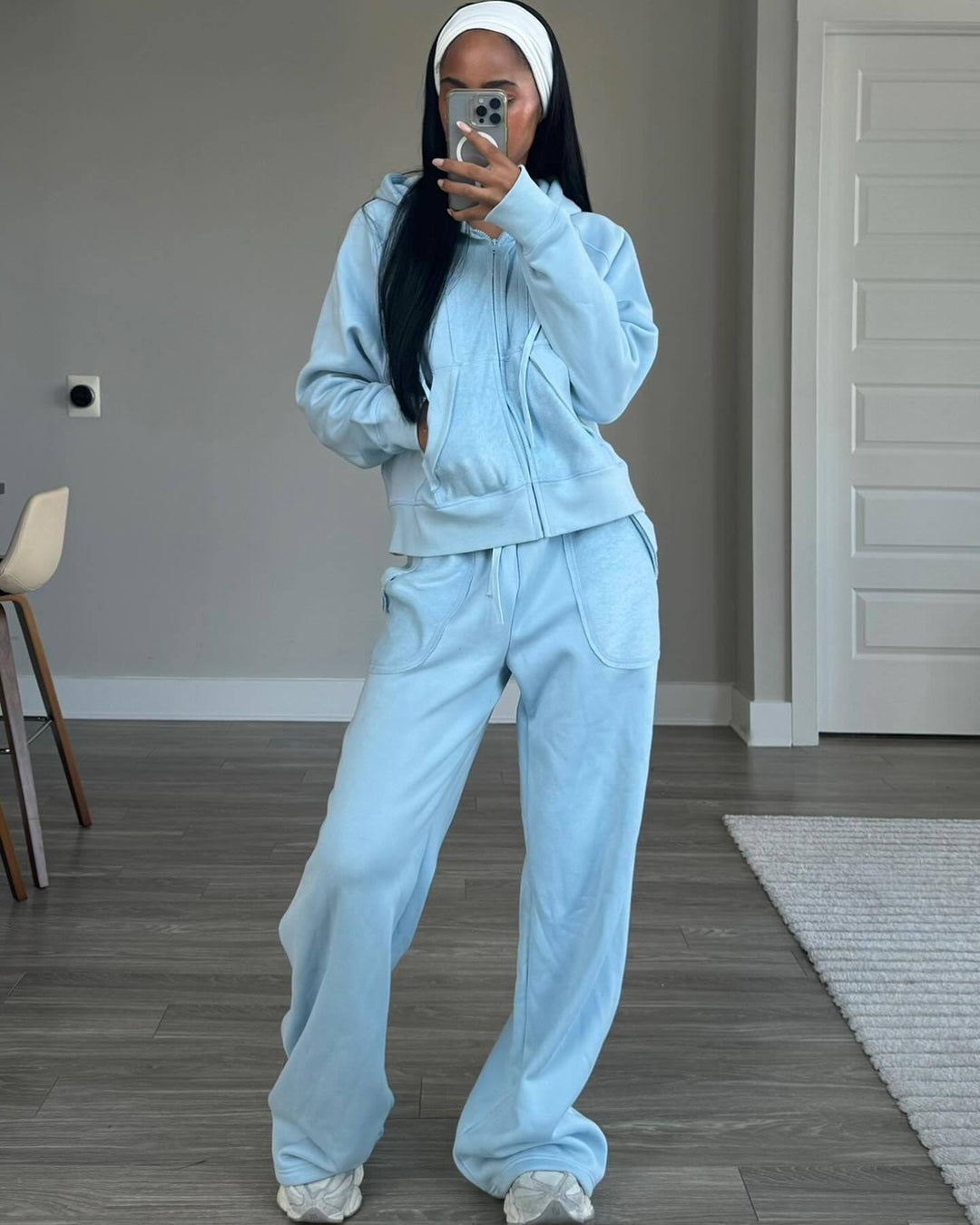 Damernas avslappnade hoodie- och fritidsbyxor-set Mirla-Eva Jonsson