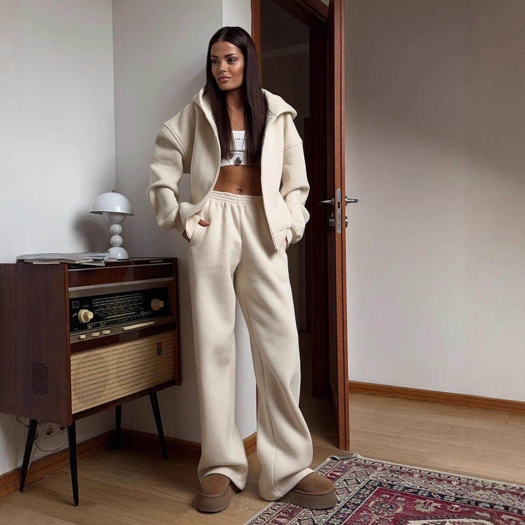 Damernas avslappnade hoodie och joggingset Mirla-Eva Jonsson