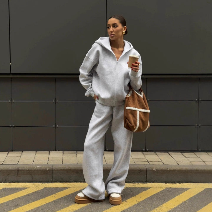 Damernas avslappnade hoodie och joggingset Mirla-Eva Jonsson