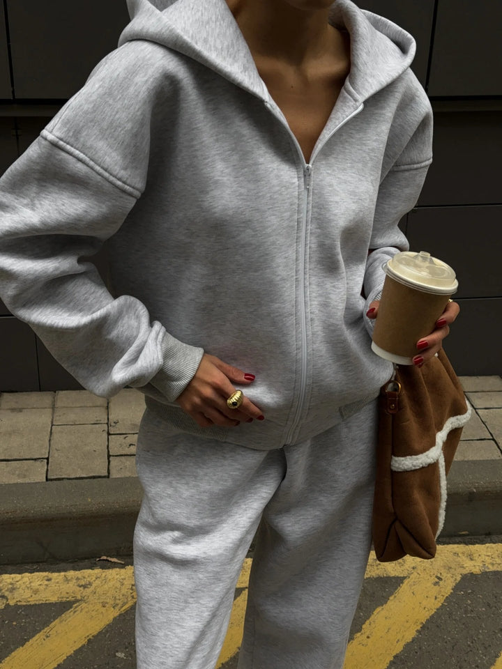 Damernas avslappnade hoodie och joggingset Mirla-Eva Jonsson