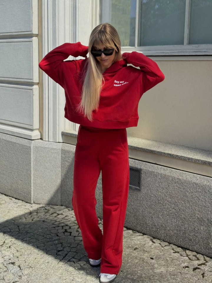 Damernas avslappnade hoodie och löst skurna joggers Mirla-Eva Jonsson